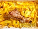 Рецепта Печено пуешко бутче с картофи на фурна